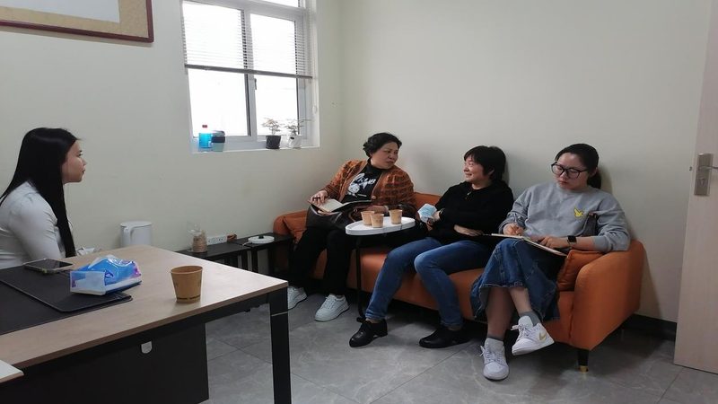 成人技能培训的收费标准通常由以下几个部分构成：